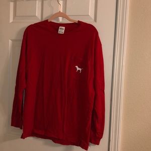 Red VS pink long sleeve tee
